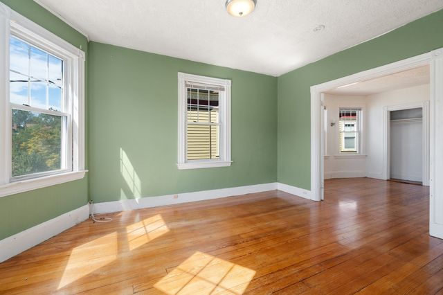 83 Francis St 5, Brookline, MA 02446