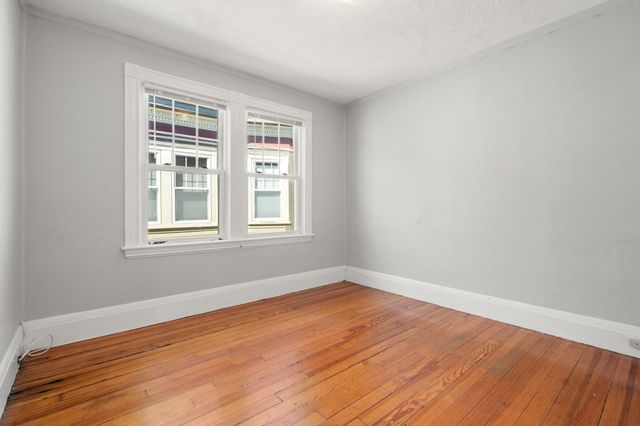 83 Francis St 5, Brookline, MA 02446