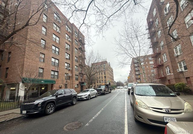 33-47 91st Street 5A, Jackson Heights, NY 11372