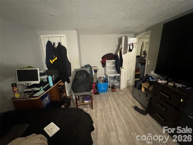 1028 Karendale Avenue, Charlotte, NC 28208
