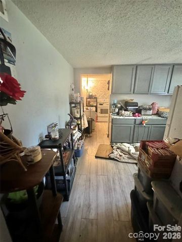 1028 Karendale Avenue, Charlotte, NC 28208