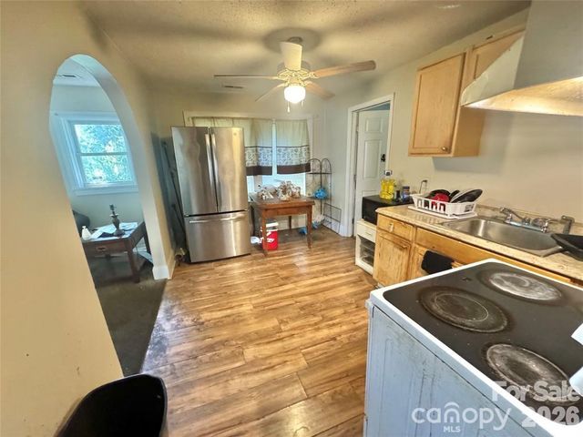 1028 Karendale Avenue, Charlotte, NC 28208