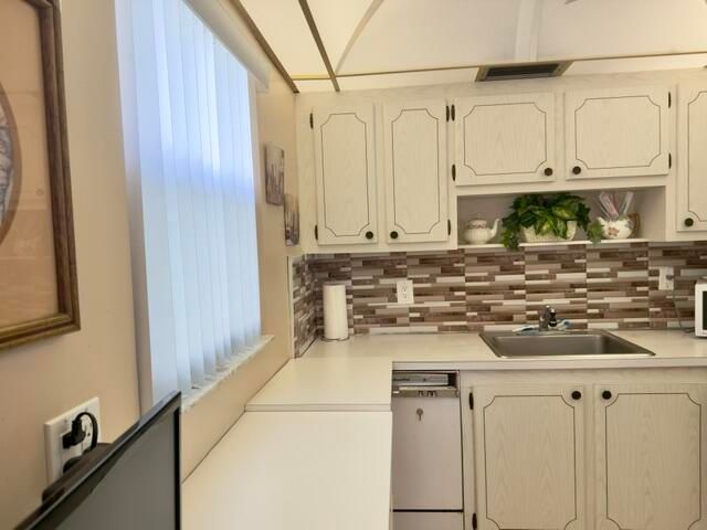 20 Valencia, Delray Beach, FL 33446