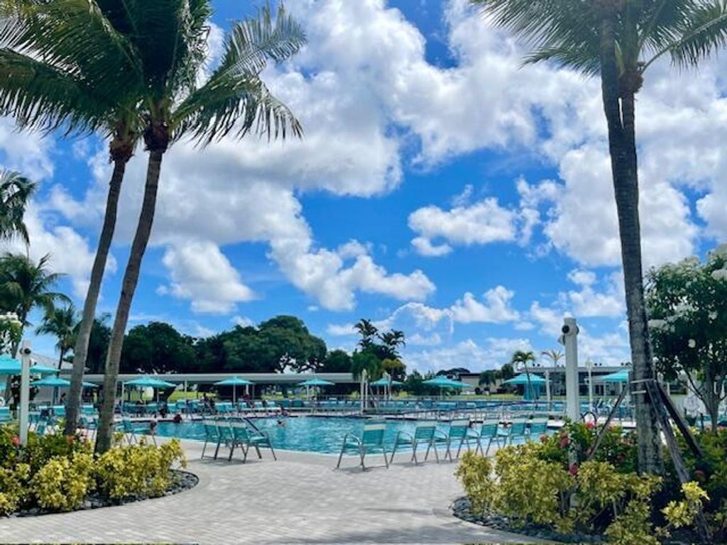 20 Valencia, Delray Beach, FL 33446