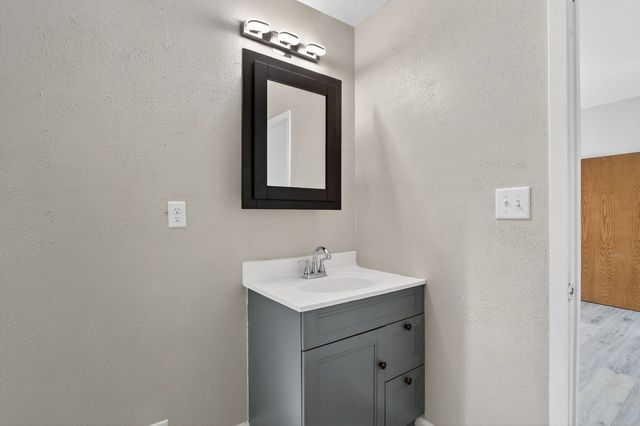 730 Island Avenue, Rockford, IL 61102