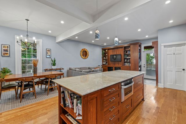 4317 N Kenneth Avenue, Chicago, IL 60641