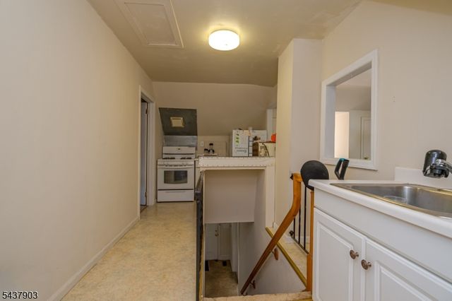 137 Valpeck Ave, Raritan Boro, NJ 08869