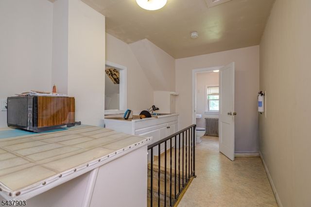 137 Valpeck Ave, Raritan Boro, NJ 08869
