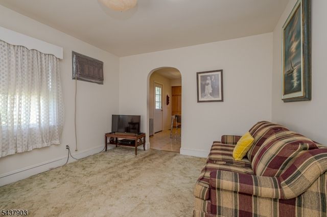 137 Valpeck Ave, Raritan Boro, NJ 08869