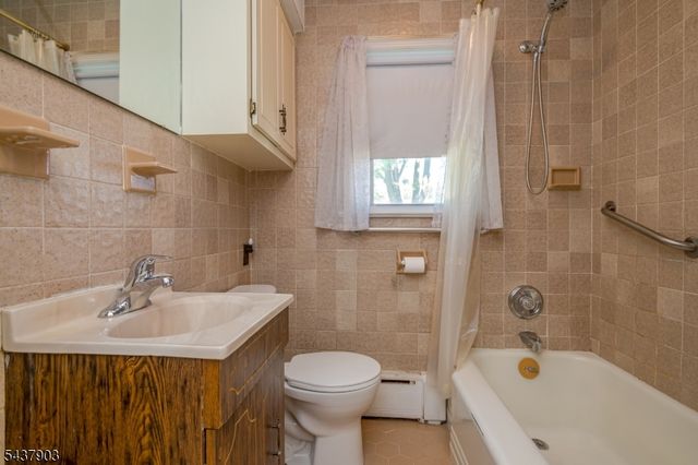 137 Valpeck Ave, Raritan Boro, NJ 08869