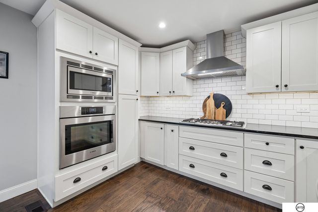 2321 Camelot Court, Lincoln, NE 68512