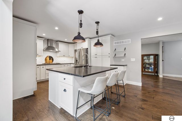 2321 Camelot Court, Lincoln, NE 68512