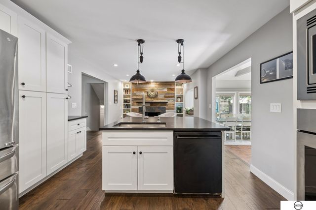2321 Camelot Court, Lincoln, NE 68512