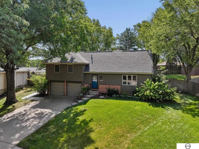 2321 Camelot Court, Lincoln, NE 68512