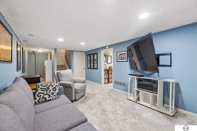 2321 Camelot Court, Lincoln, NE 68512