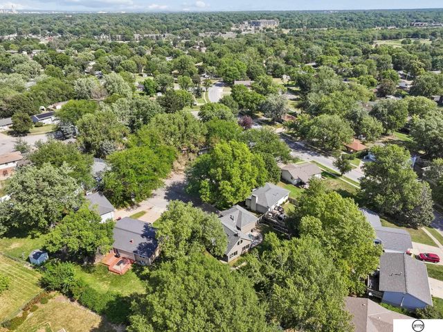 2321 Camelot Court, Lincoln, NE 68512