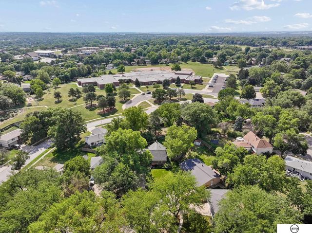 2321 Camelot Court, Lincoln, NE 68512