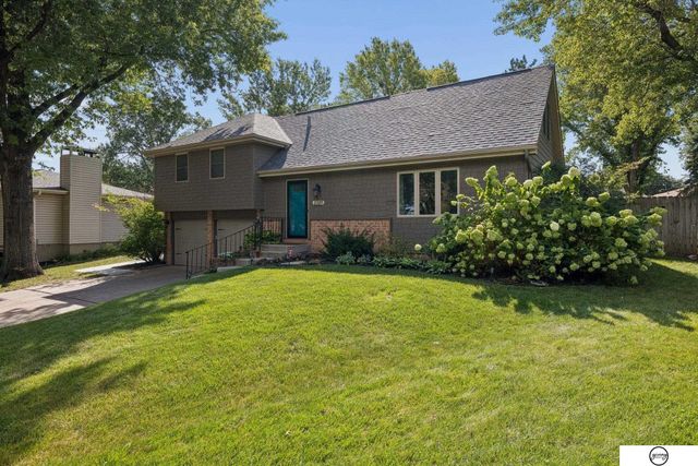 2321 Camelot Court, Lincoln, NE 68512