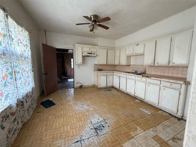 1709 Hussion Street, Houston, TX 77003