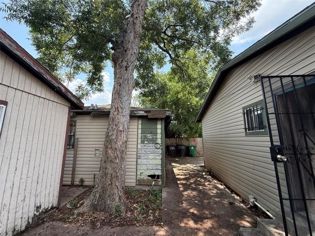 1709 Hussion Street, Houston, TX 77003