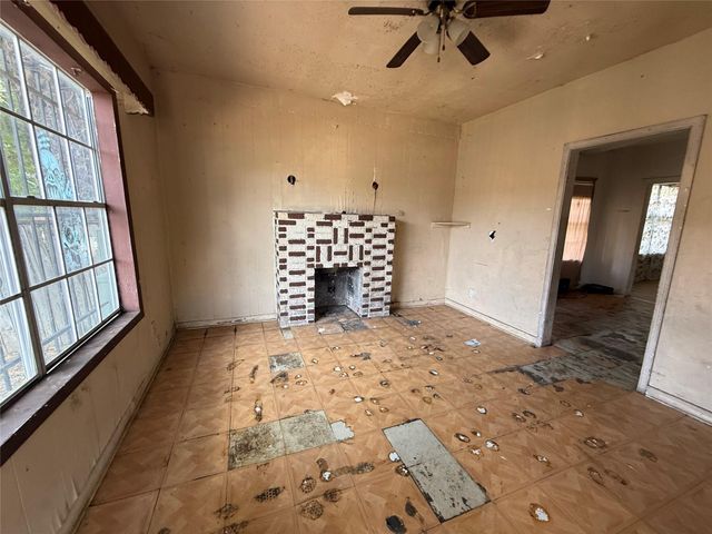 1709 Hussion Street, Houston, TX 77003