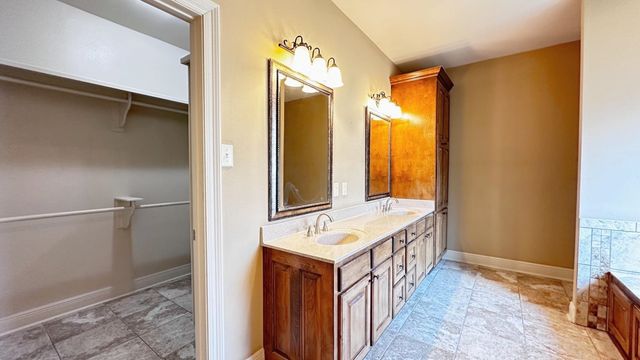 1221 Renee Dr, Thibodaux, LA 70301