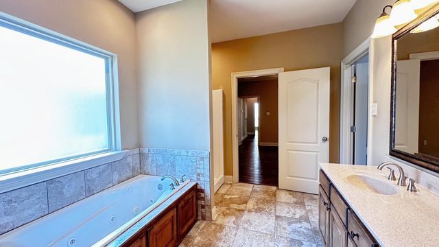 1221 Renee Dr, Thibodaux, LA 70301