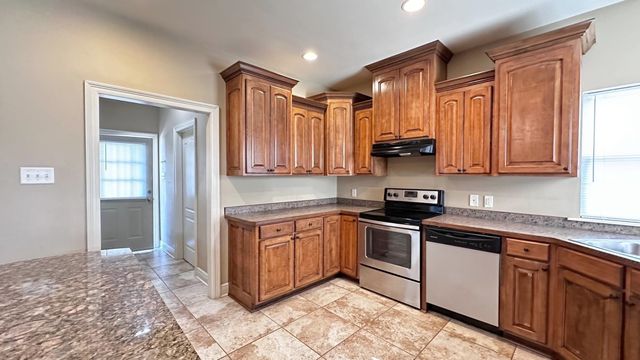 1221 Renee Dr, Thibodaux, LA 70301