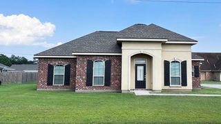 1221 Renee Dr, Thibodaux, LA 70301