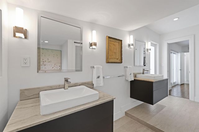 2920 NE 52nd Street, Fort Lauderdale, FL 33308
