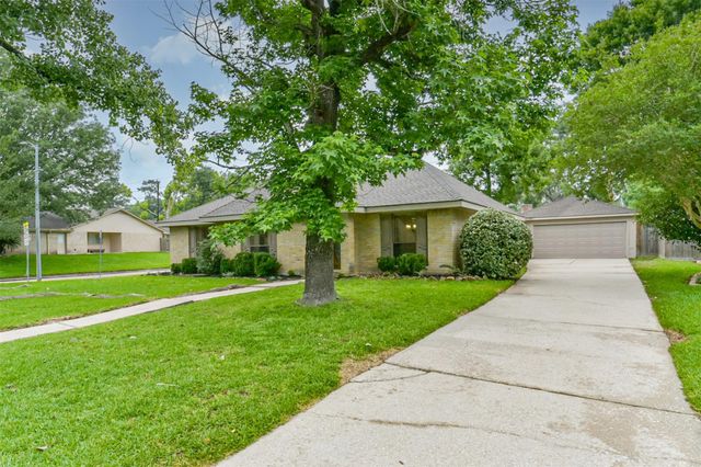 3703 Brook Shadow Drive, Houston, TX 77345