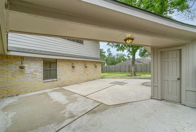 3703 Brook Shadow Drive, Houston, TX 77345