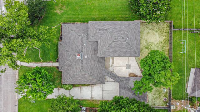3703 Brook Shadow Drive, Houston, TX 77345