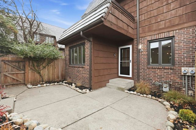 6735 Quail Ridge Lane, Fort Wayne, IN 46804