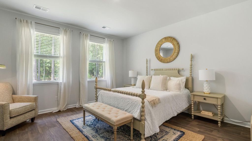 Image 25 of property listing at 515 Eagles Watch Court, Summerville, SC 29486