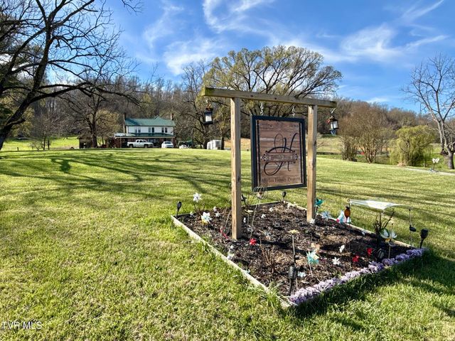 12315 Warrensburg Road, Midway, TN 37809