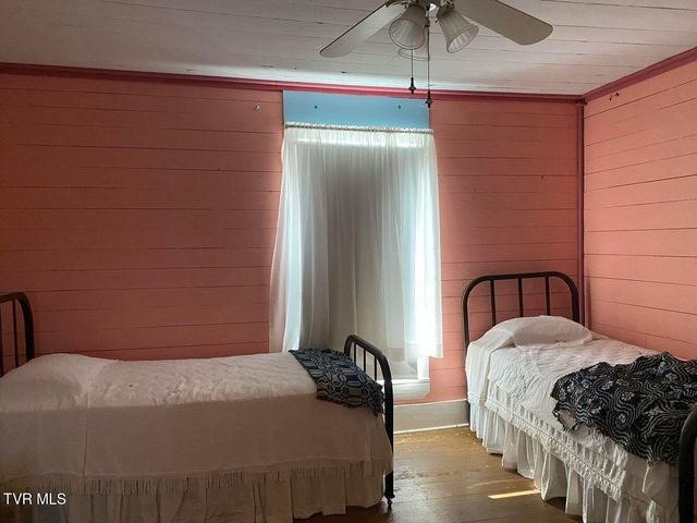12315 Warrensburg Road, Midway, TN 37809