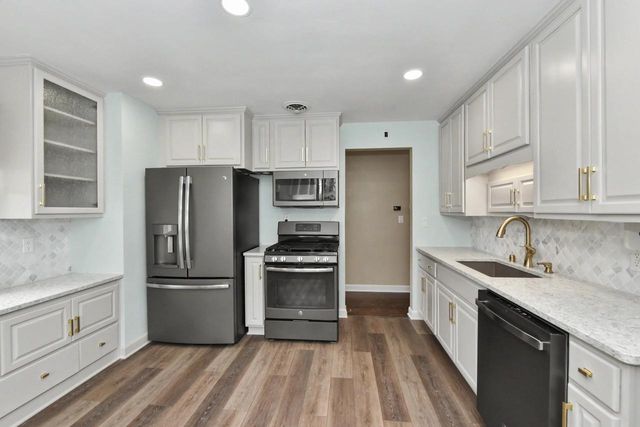 810 Carrington AVENUE, South Milwaukee, WI 53172