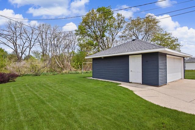 810 Carrington AVENUE, South Milwaukee, WI 53172