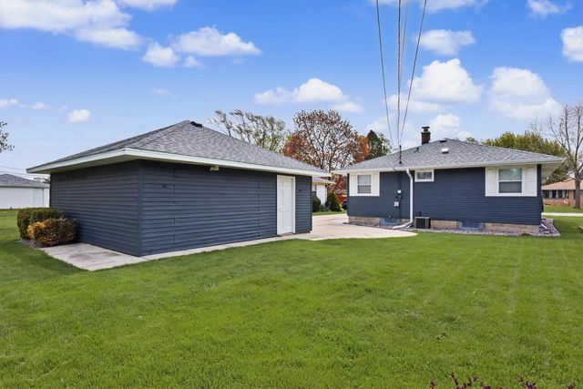 810 Carrington AVENUE, South Milwaukee, WI 53172
