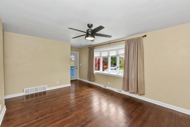 810 Carrington AVENUE, South Milwaukee, WI 53172