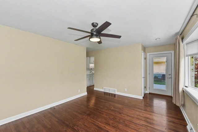 810 Carrington AVENUE, South Milwaukee, WI 53172