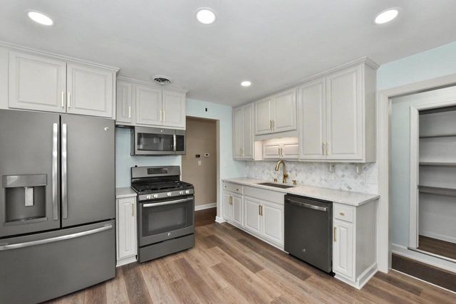 810 Carrington AVENUE, South Milwaukee, WI 53172