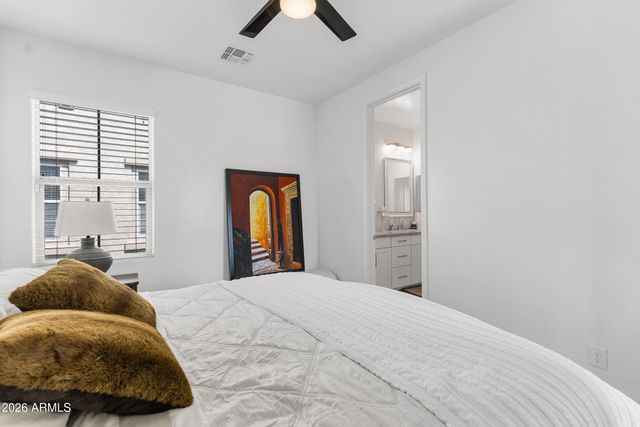 956 W YELLOWSTONE Way, Chandler, AZ 85248