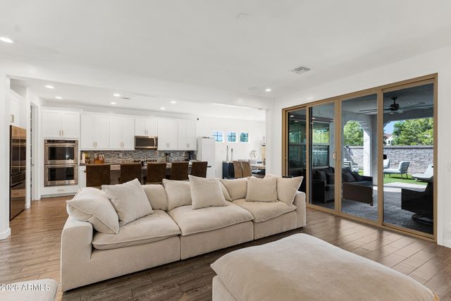 956 W YELLOWSTONE Way, Chandler, AZ 85248