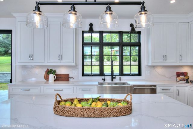 120 WEST Lane, Stamford, CT 06905