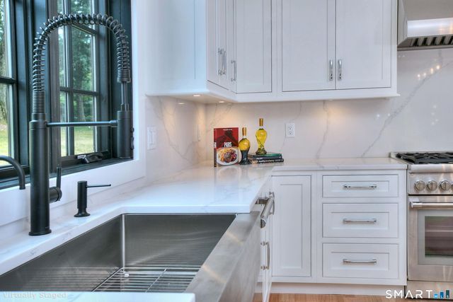 120 WEST Lane, Stamford, CT 06905