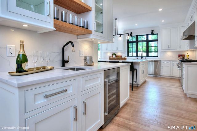 120 WEST Lane, Stamford, CT 06905