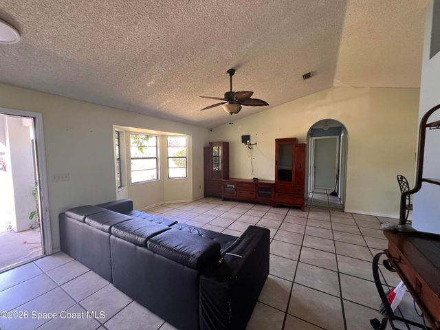 1018 Big Horn Circle NW, Palm Bay, FL 32907