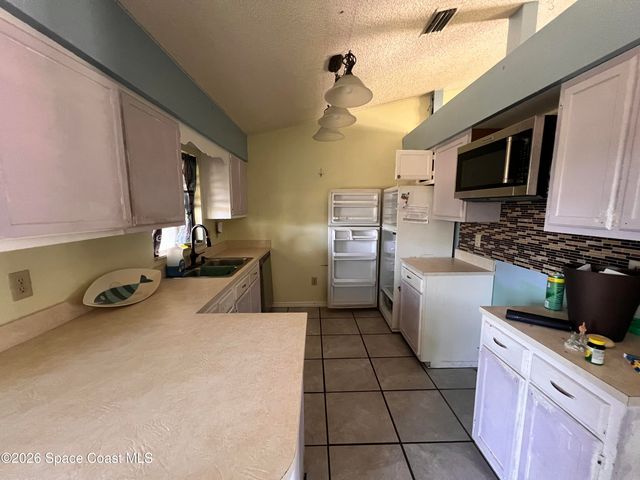 1018 Big Horn Circle NW, Palm Bay, FL 32907